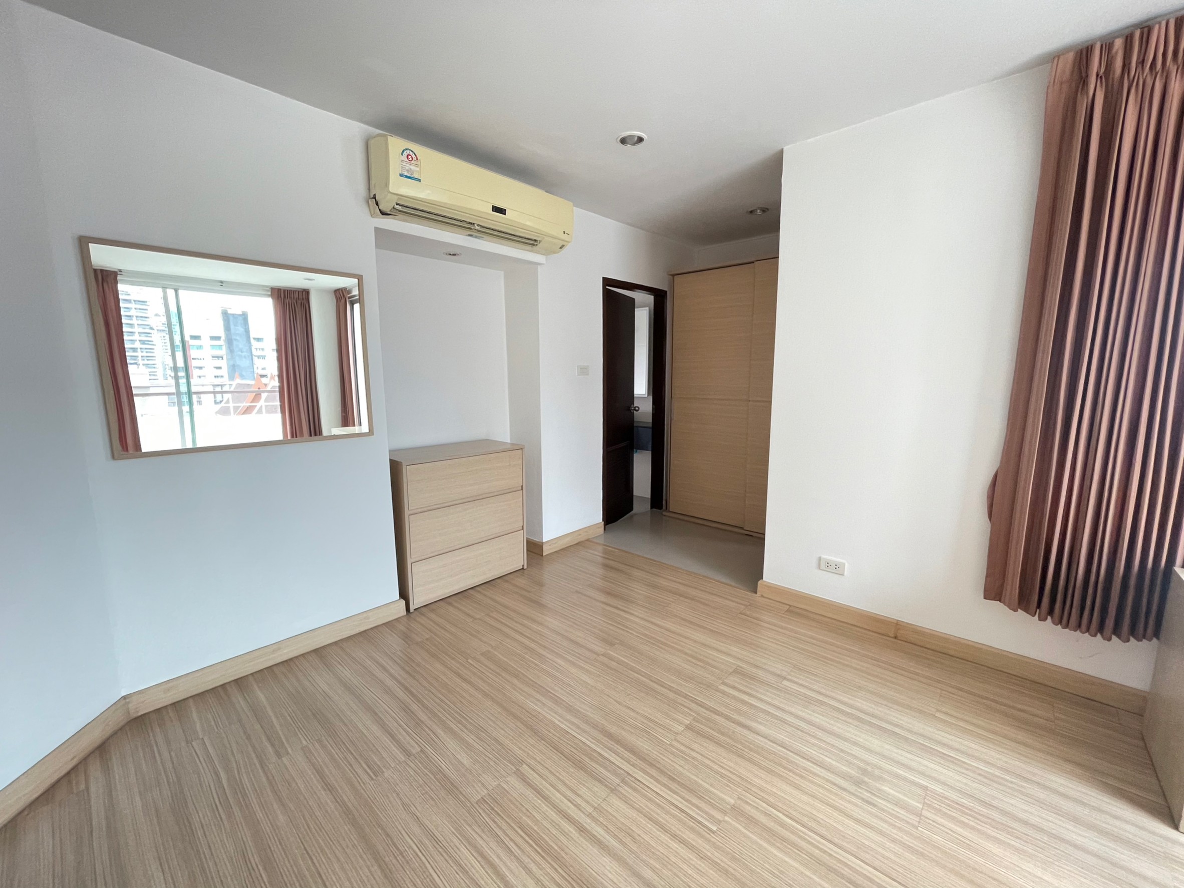 LINE_ALBUM_8A_๒๓๐๘๐๔_23